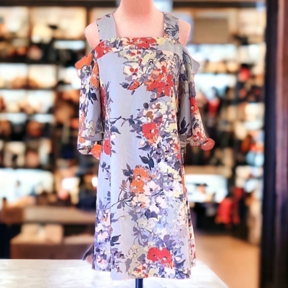 NEIMAN MARCUS TAYLOR NWT COLD SHOULDER FLUTTER SLEEVES DRESS SIZE 6 POWDER BLUE